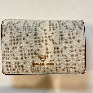 Michael Kors wallet in good condition